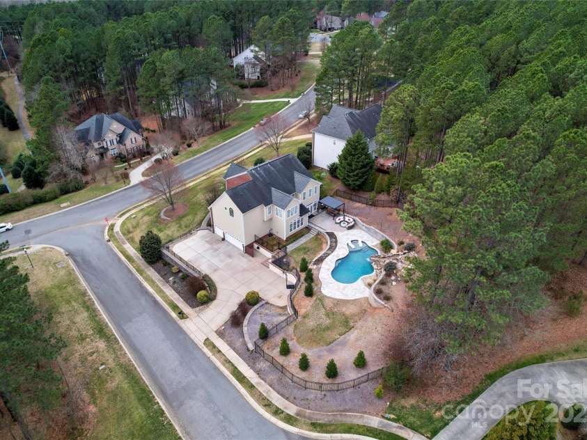 204 Silvercliff Drive, Mount Holly, NC 28120.  MLS# CAR4226383, YatesRealty ID 6166. 