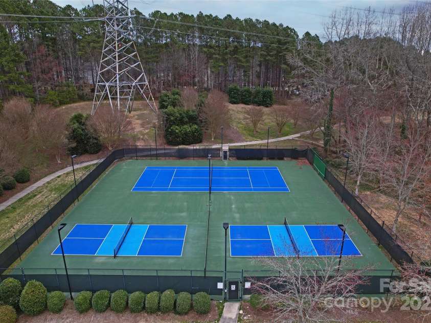 204 Silvercliff Drive, Mount Holly, NC 28120.  MLS# CAR4226383, YatesRealty ID 6166. 