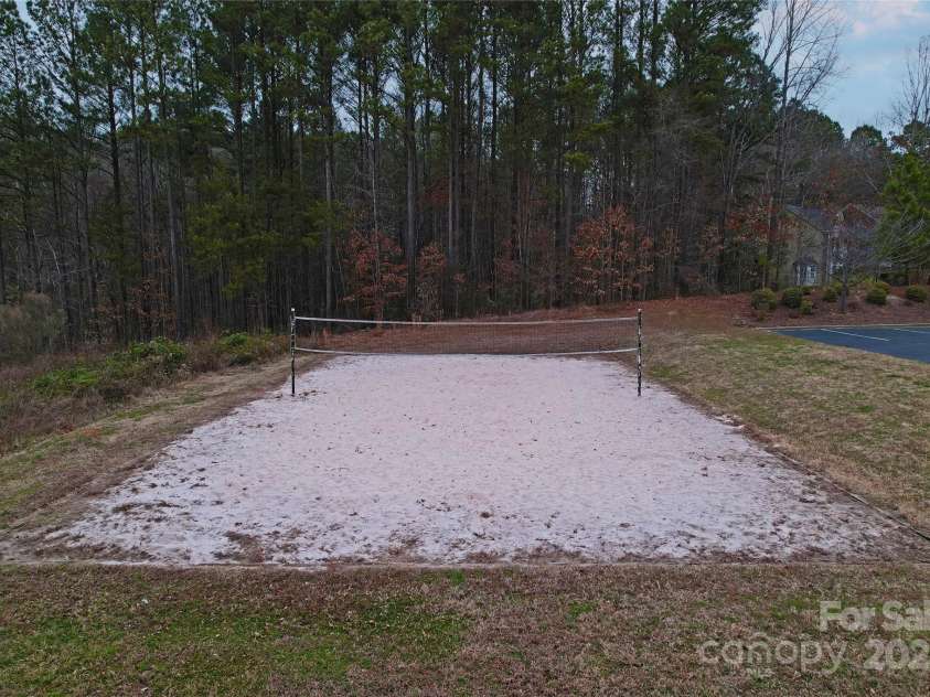 204 Silvercliff Drive, Mount Holly, NC 28120.  MLS# CAR4226383, YatesRealty ID 6166. 