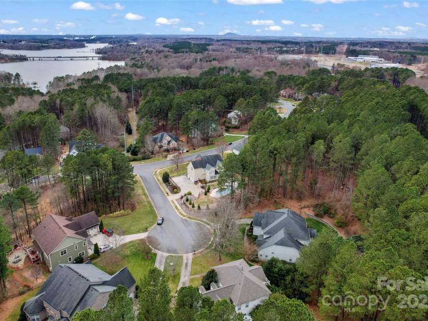 204 Silvercliff Drive, Mount Holly, NC 28120.  MLS# CAR4226383, YatesRealty ID 6166. 