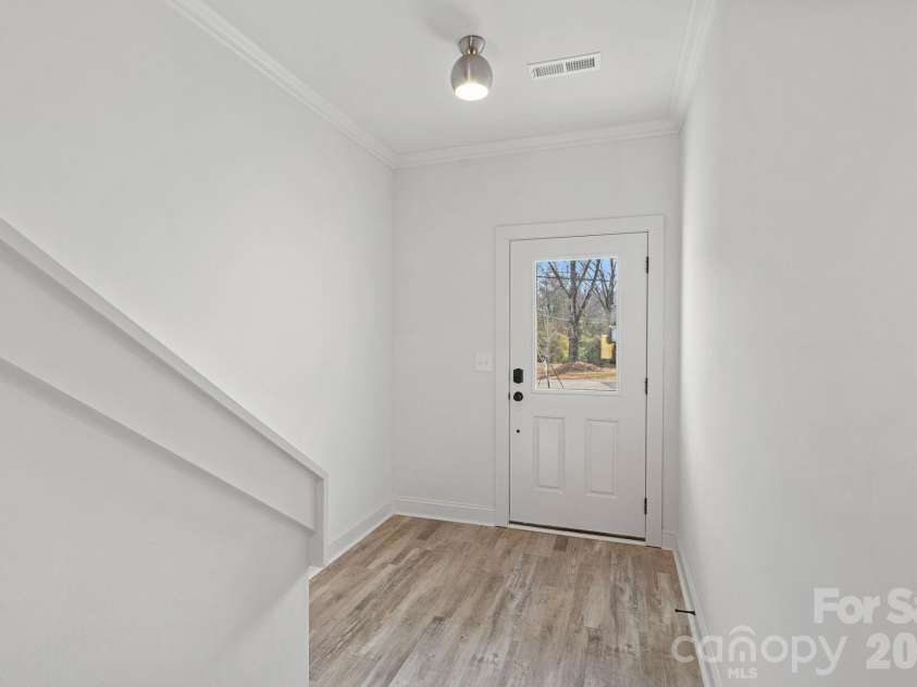 4424 Northaven Drive, Charlotte, NC 28206.  MLS# CAR4341377, YatesRealty ID 6166. 