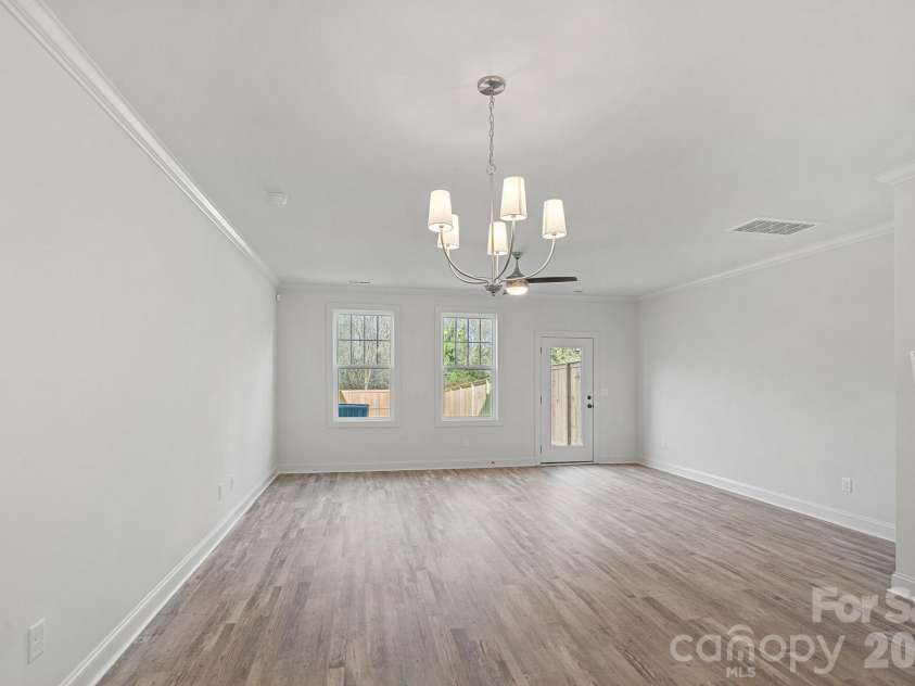 4424 Northaven Drive, Charlotte, NC 28206.  MLS# CAR4341377, YatesRealty ID 6166. 