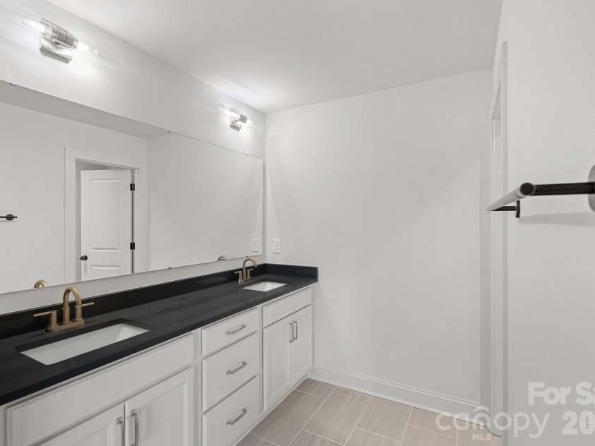 4424 Northaven Drive, Charlotte, NC 28206.  MLS# CAR4341377, YatesRealty ID 6166. 