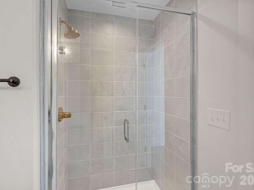 4424 Northaven Drive, Charlotte, NC 28206.  MLS# CAR4341377, YatesRealty ID 6166. 