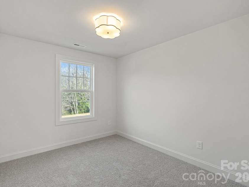 4424 Northaven Drive, Charlotte, NC 28206.  MLS# CAR4341377, YatesRealty ID 6166. 