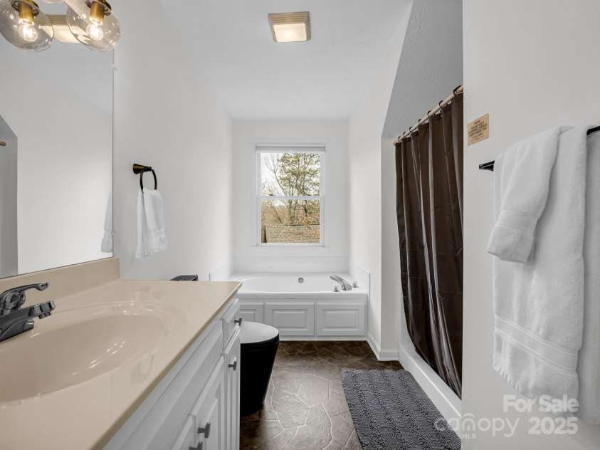 89 Volley Way, Saluda, NC 28773.  MLS# CAR4215259, YatesRealty ID 6167. 