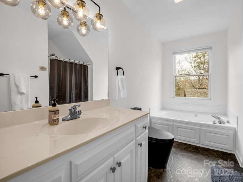 89 Volley Way, Saluda, NC 28773.  MLS# CAR4215259, YatesRealty ID 6167. 