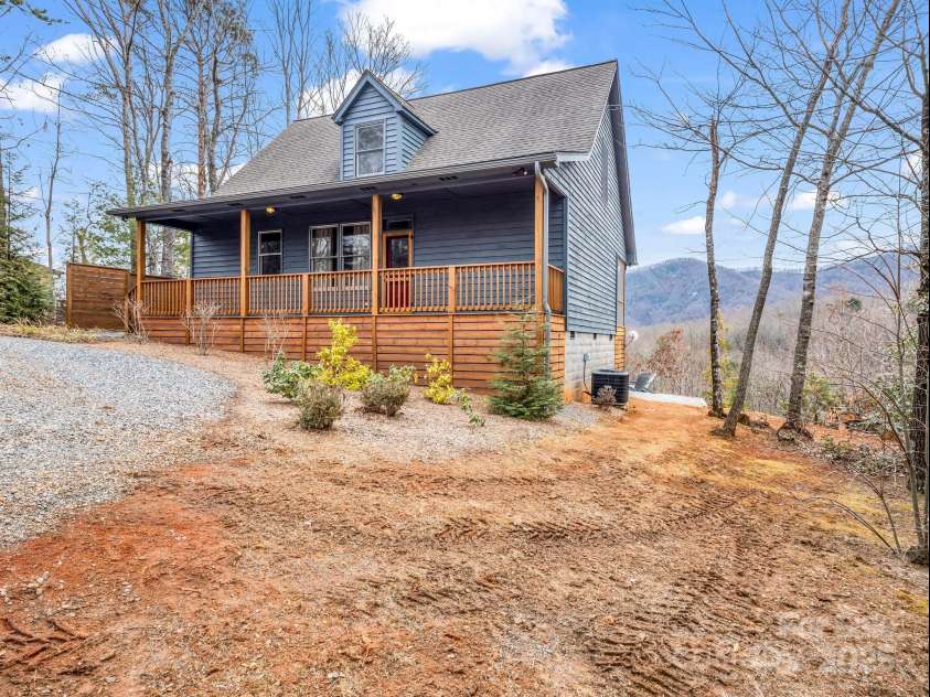 89 Volley Way, Saluda, NC 28773.  MLS# CAR4215259, YatesRealty ID 6167. 