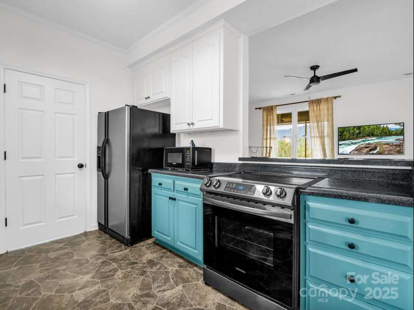89 Volley Way, Saluda, NC 28773.  MLS# CAR4215259, YatesRealty ID 6167. 