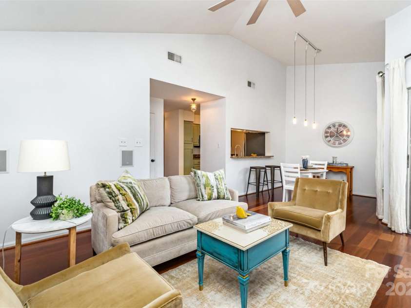 5011 Sharon Road, Charlotte, NC 28210.  MLS# CAR4223677, YatesRealty ID 6168. 
