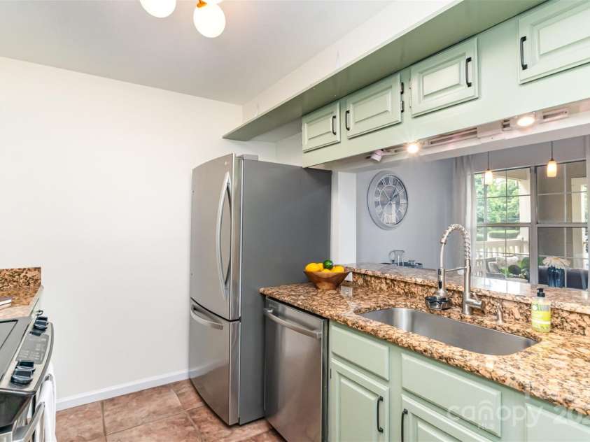 5011 Sharon Road, Charlotte, NC 28210.  MLS# CAR4223677, YatesRealty ID 6168. 