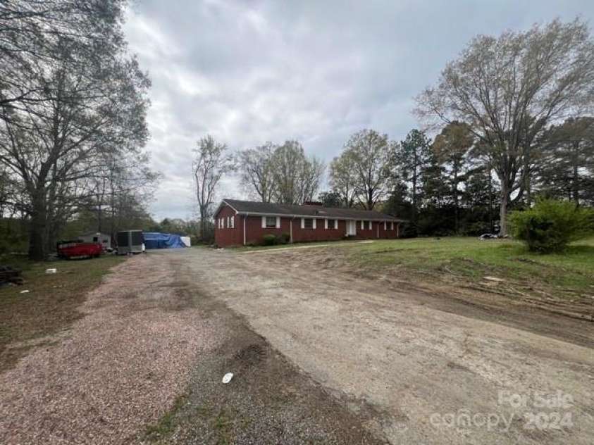 7014 Marshville Boulevard, Marshville, NC 28103.  MLS# CAR4122928, YatesRealty ID 617. 