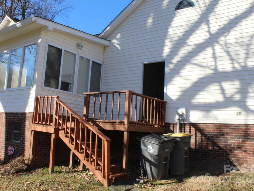 843 Fairway Drive, Kannapolis, NC 28081.  MLS# CAR4217798, YatesRealty ID 617. 