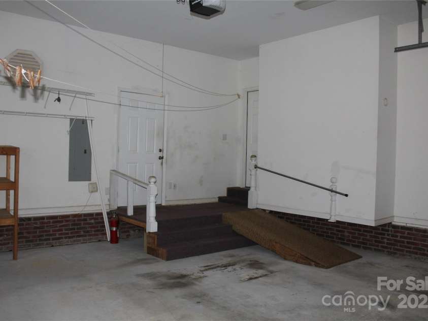 843 Fairway Drive, Kannapolis, NC 28081.  MLS# CAR4217798, YatesRealty ID 617. 