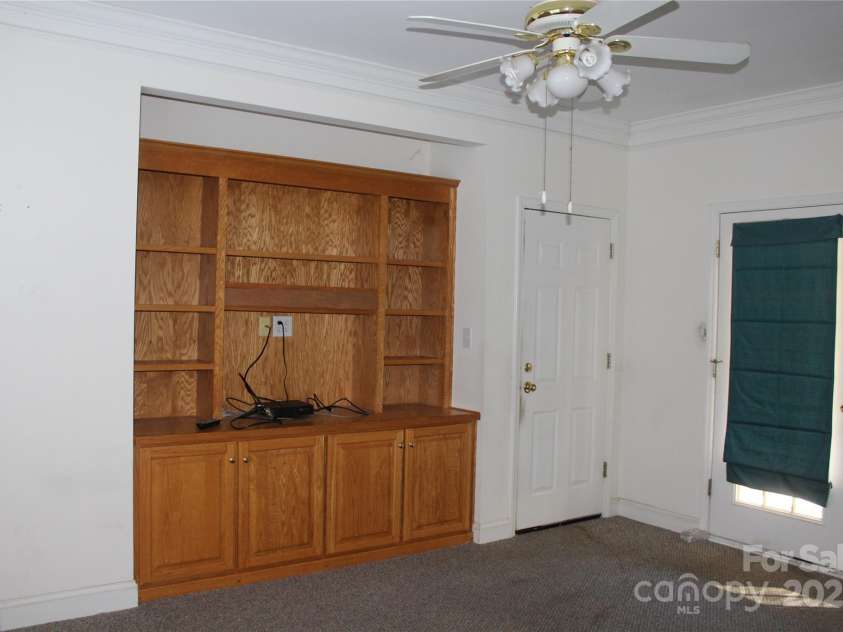 843 Fairway Drive, Kannapolis, NC 28081.  MLS# CAR4217798, YatesRealty ID 617. 