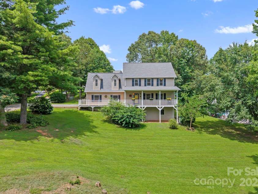 1 Countryside Lane, Asheville, NC 28804.  MLS# CAR4284571, YatesRealty ID 6170. 