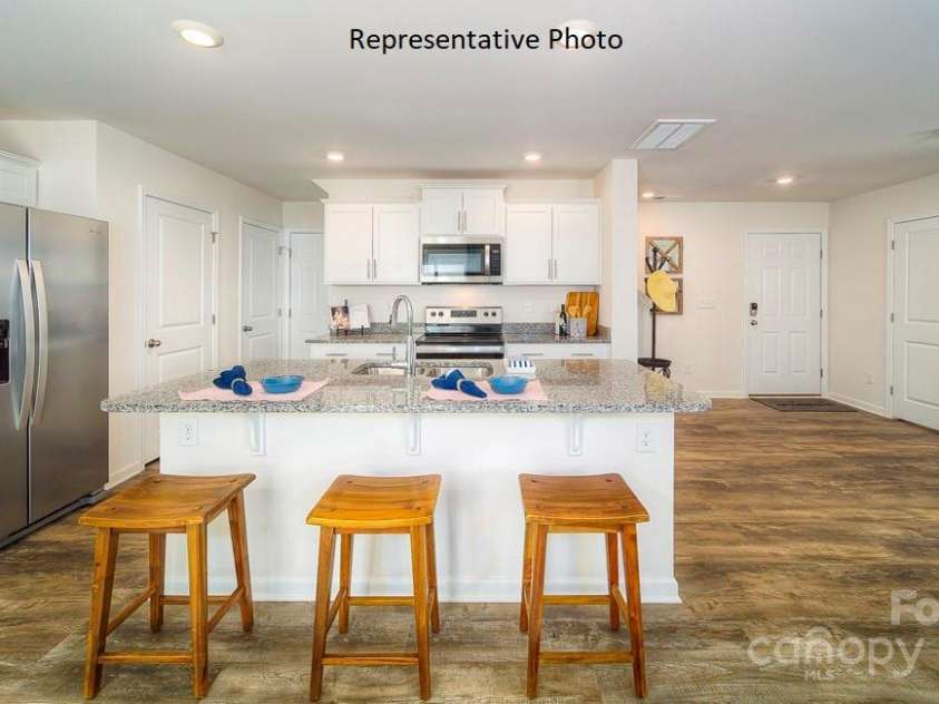 1410 Mammoth Road, Hickory, NC 28602.  MLS# CAR4331811, YatesRealty ID 6170. 