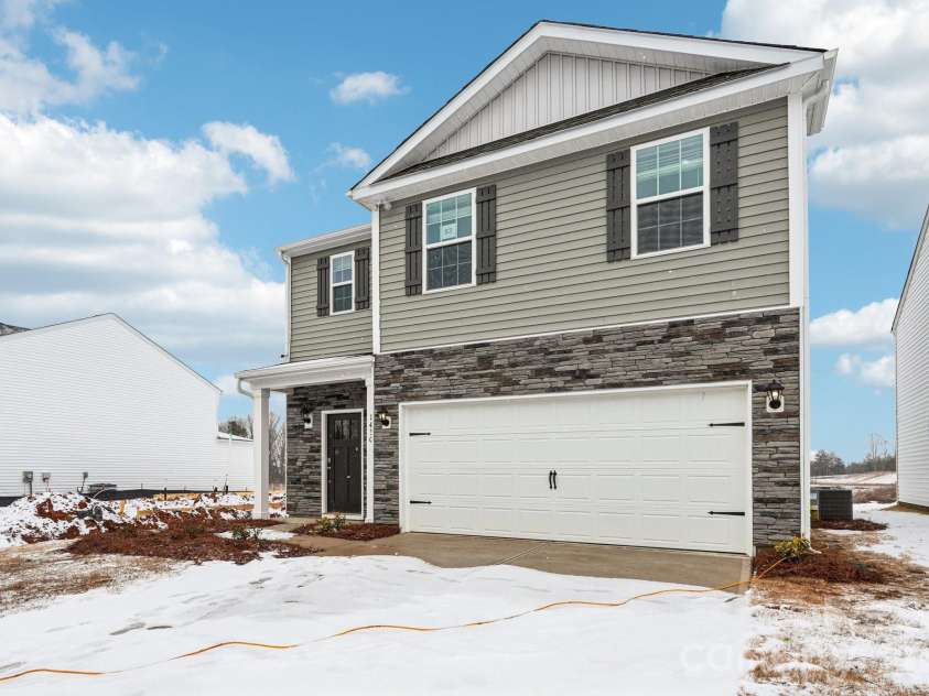 1447 Mammoth Road, Hickory, NC 28602.  MLS# CAR4350148, YatesRealty ID 6171. 