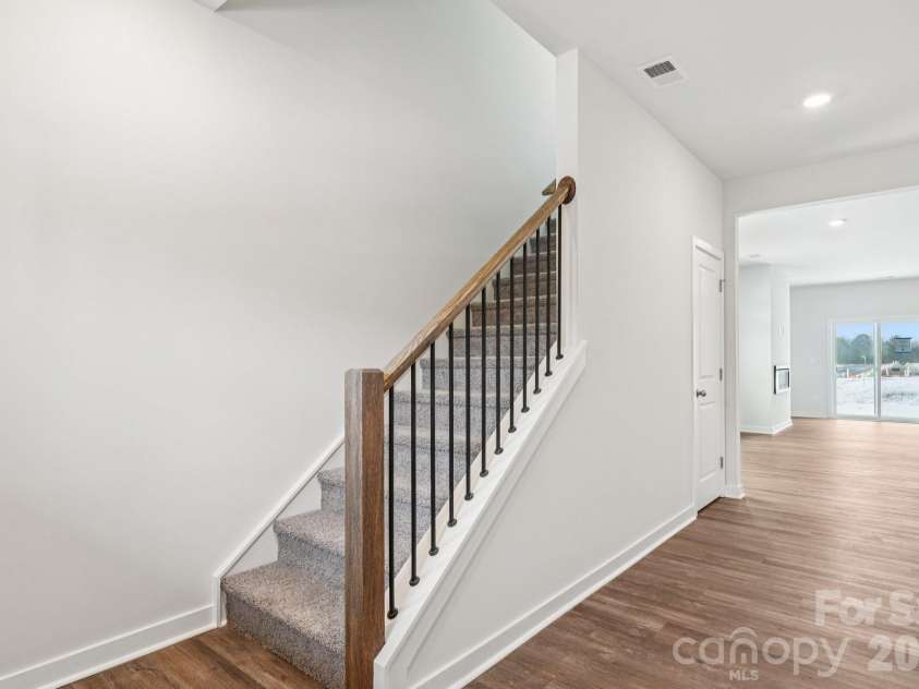 1447 Mammoth Road, Hickory, NC 28602.  MLS# CAR4350148, YatesRealty ID 6171. 