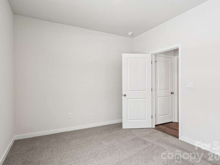 1447 Mammoth Road, Hickory, NC 28602.  MLS# CAR4350148, YatesRealty ID 6171. 