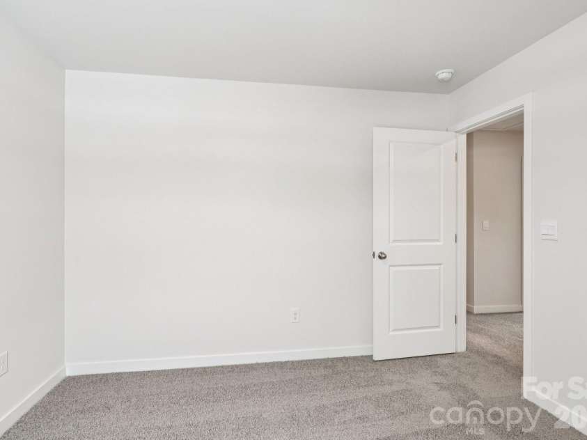 1447 Mammoth Road, Hickory, NC 28602.  MLS# CAR4350148, YatesRealty ID 6171. 