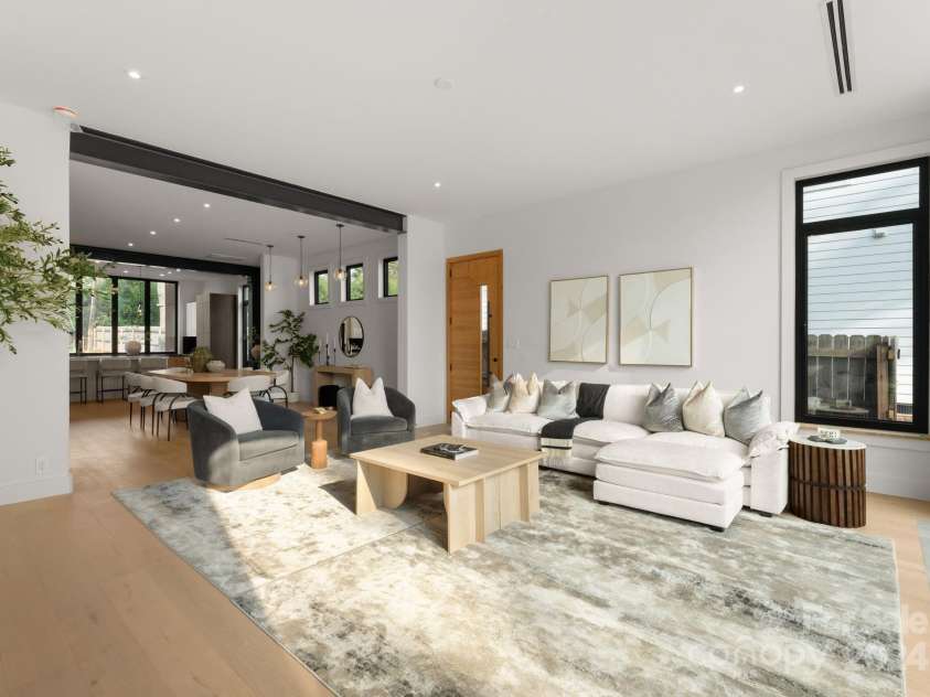 237 Marsh Road, Charlotte, NC 28209.  MLS# CAR4184328, YatesRealty ID 6171. 