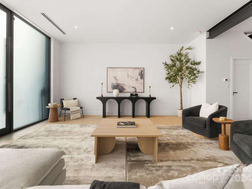 237 Marsh Road, Charlotte, NC 28209.  MLS# CAR4184328, YatesRealty ID 6171. 