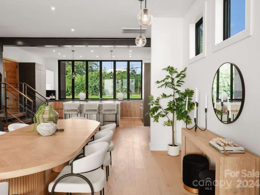 237 Marsh Road, Charlotte, NC 28209.  MLS# CAR4184328, YatesRealty ID 6171. 