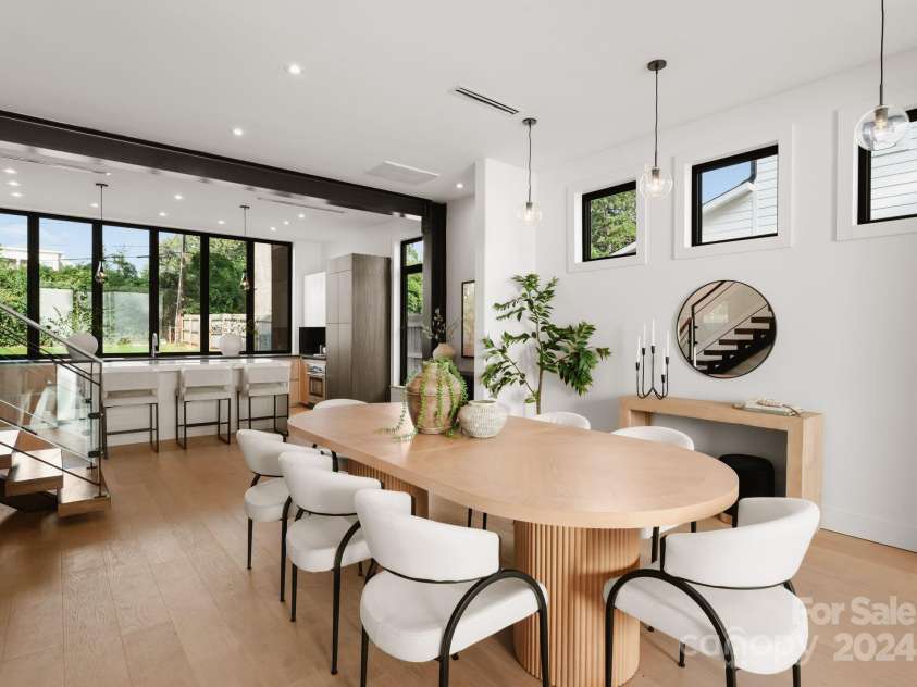 237 Marsh Road, Charlotte, NC 28209.  MLS# CAR4184328, YatesRealty ID 6171. 