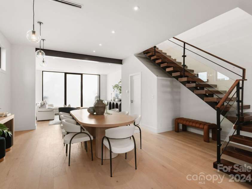 237 Marsh Road, Charlotte, NC 28209.  MLS# CAR4184328, YatesRealty ID 6171. 