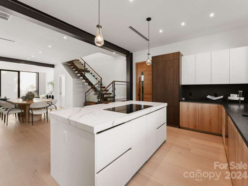 237 Marsh Road, Charlotte, NC 28209.  MLS# CAR4184328, YatesRealty ID 6171. 