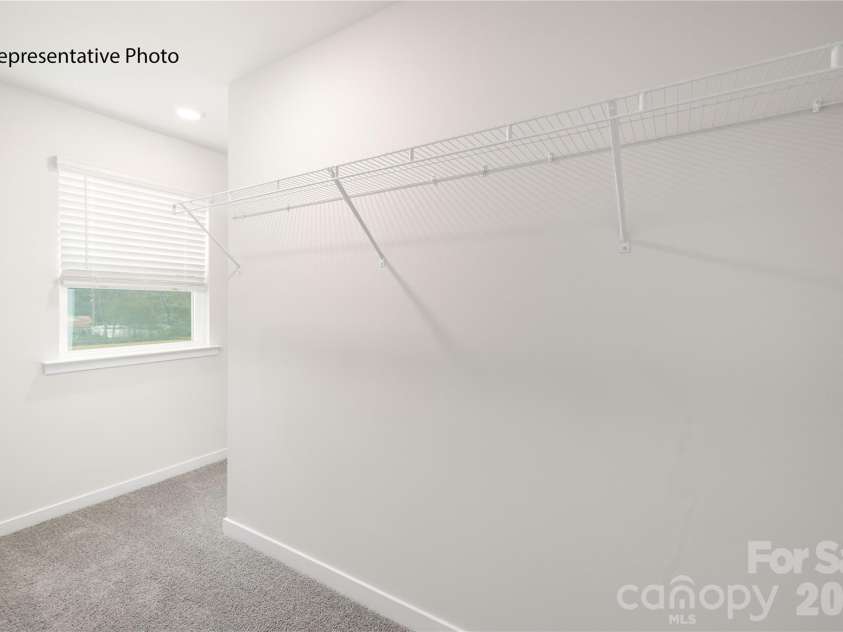1406 Mammoth Road, Hickory, NC 28602.  MLS# CAR4350155, YatesRealty ID 6172. 