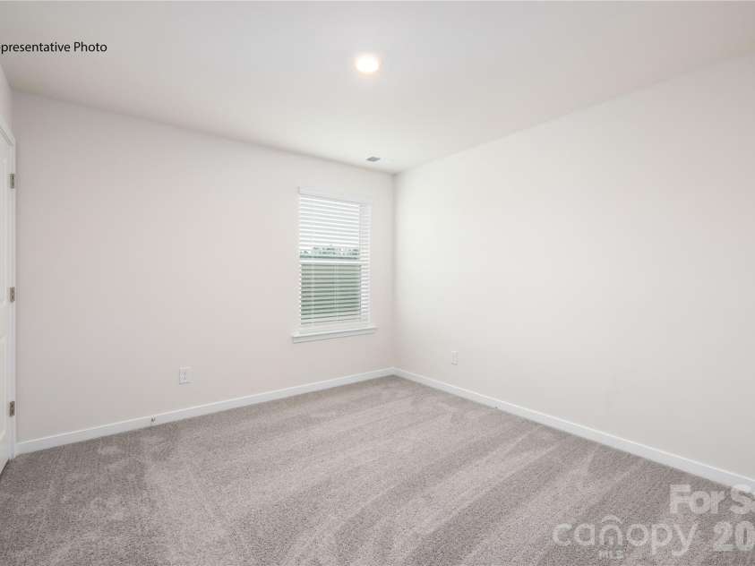 1406 Mammoth Road, Hickory, NC 28602.  MLS# CAR4350155, YatesRealty ID 6172. 