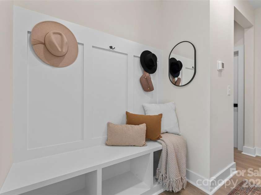 706 Falling Oak Alley, Huntersville, NC 28078.  MLS# CAR4247389, YatesRealty ID 6173. 