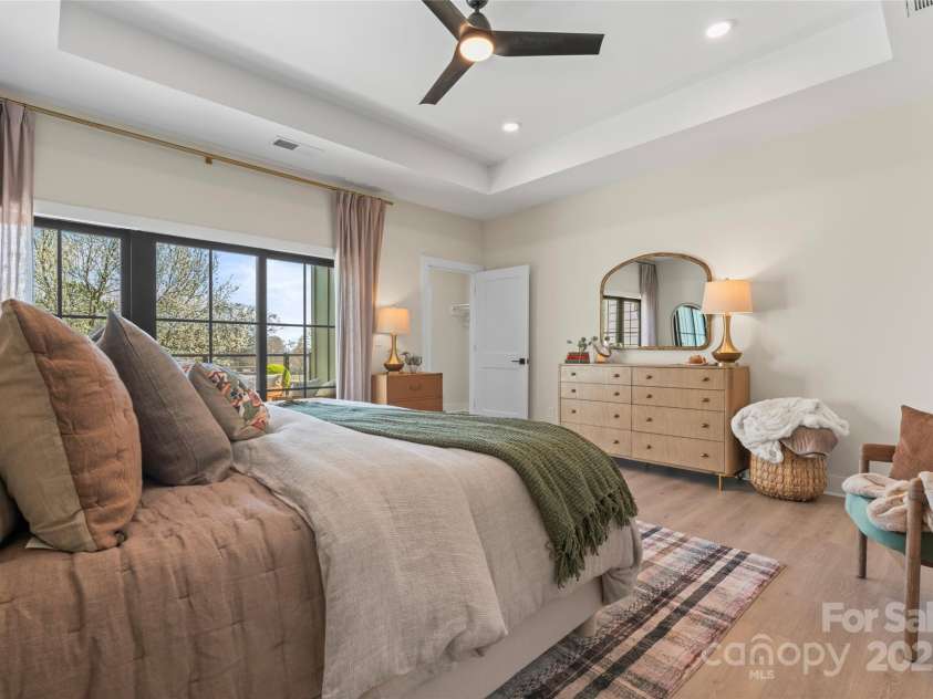 706 Falling Oak Alley, Huntersville, NC 28078.  MLS# CAR4247389, YatesRealty ID 6173. 