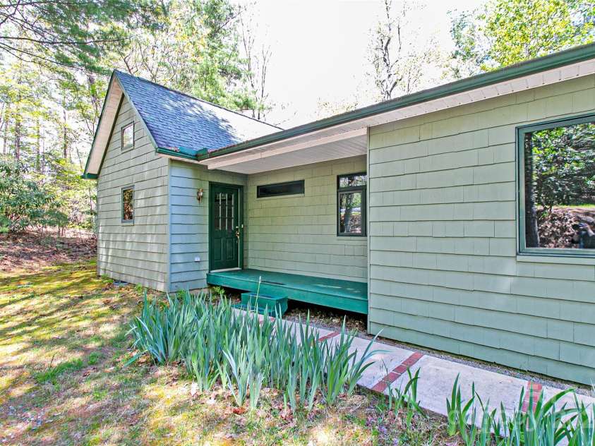 1640 Eagle Lake Drive, Brevard, NC 28712.  MLS# CAR4133745, YatesRealty ID 6174. 