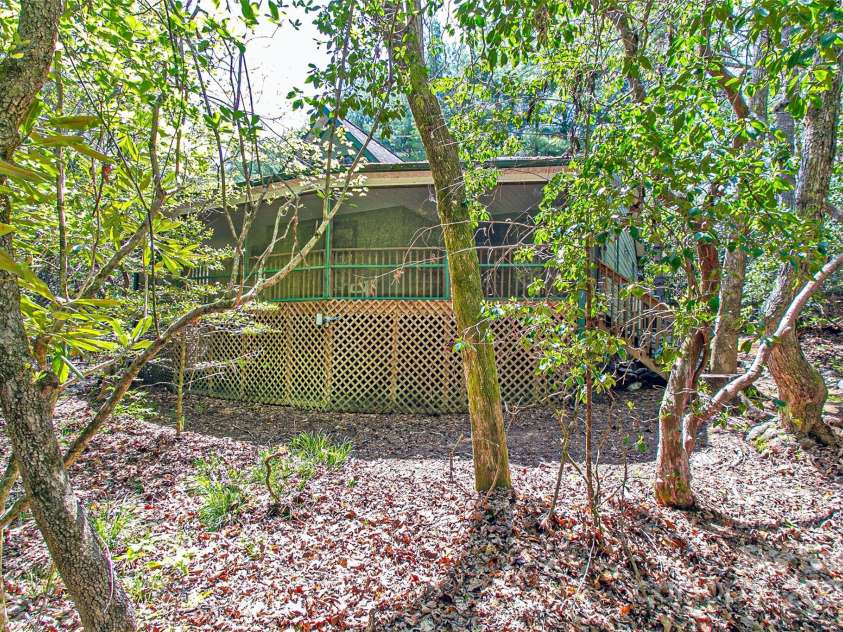 1640 Eagle Lake Drive, Brevard, NC 28712.  MLS# CAR4133745, YatesRealty ID 6174. 