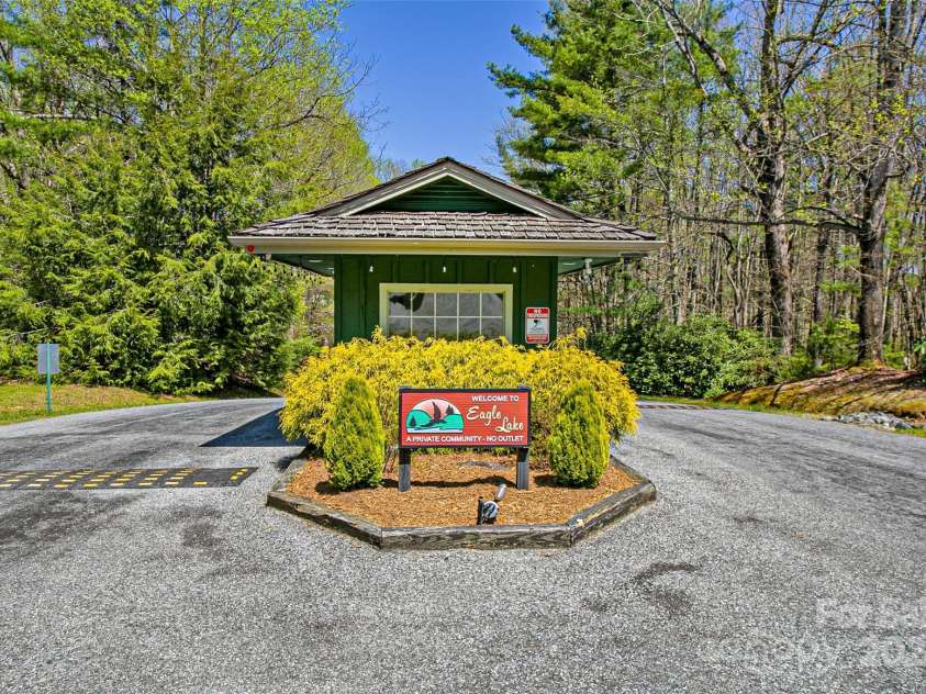 1640 Eagle Lake Drive, Brevard, NC 28712.  MLS# CAR4133745, YatesRealty ID 6174. 