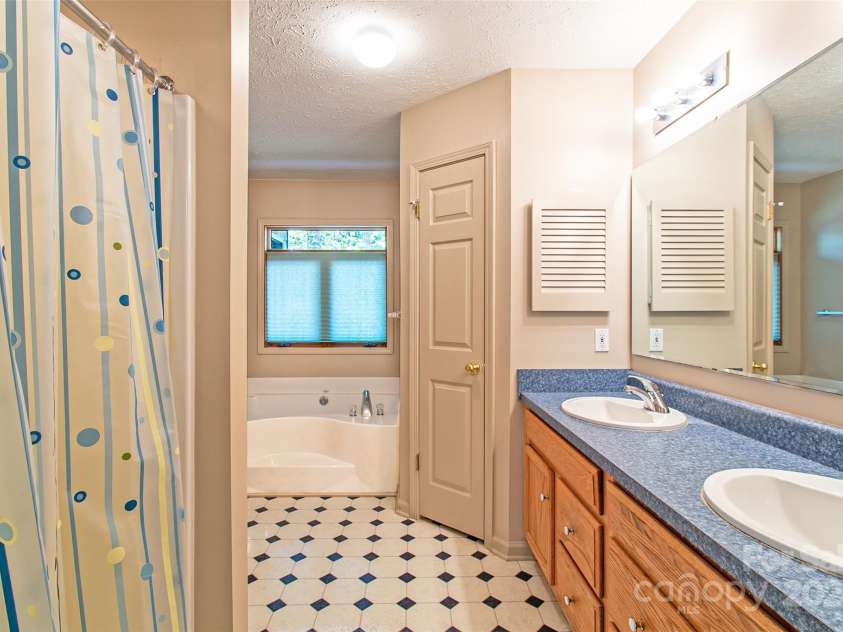 1640 Eagle Lake Drive, Brevard, NC 28712.  MLS# CAR4133745, YatesRealty ID 6174. 