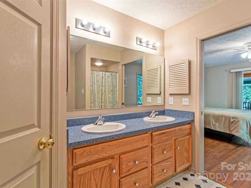 1640 Eagle Lake Drive, Brevard, NC 28712.  MLS# CAR4133745, YatesRealty ID 6174. 