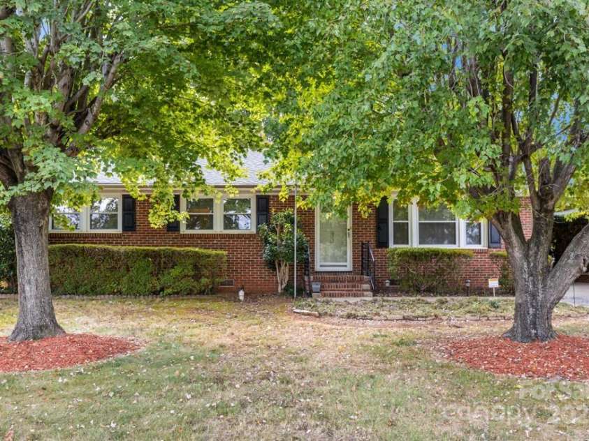 873 Kentwood Drive, Rock Hill, SC 29730.  MLS# CAR4307064, YatesRealty ID 6174. 