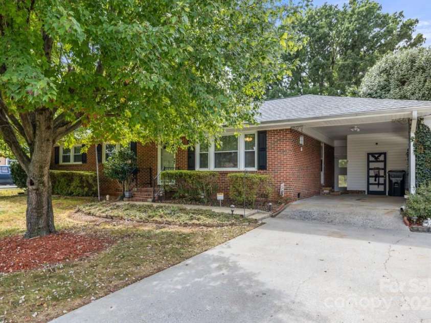 873 Kentwood Drive, Rock Hill, SC 29730.  MLS# CAR4307064, YatesRealty ID 6174. 