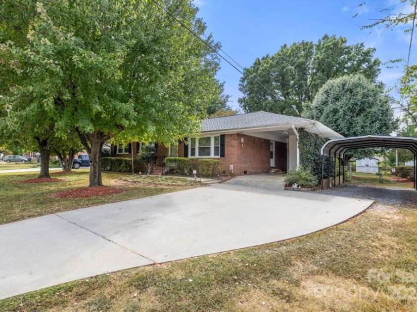 873 Kentwood Drive, Rock Hill, SC 29730.  MLS# CAR4307064, YatesRealty ID 6174. 