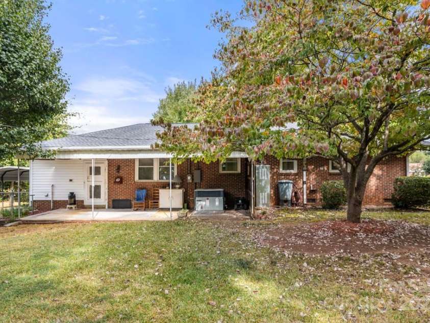 873 Kentwood Drive, Rock Hill, SC 29730.  MLS# CAR4307064, YatesRealty ID 6174. 