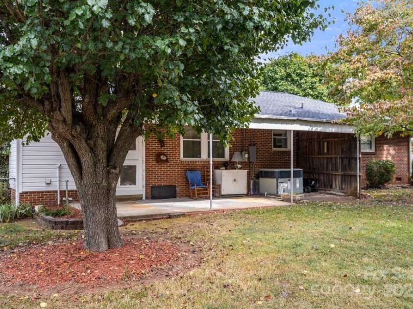 873 Kentwood Drive, Rock Hill, SC 29730.  MLS# CAR4307064, YatesRealty ID 6174. 