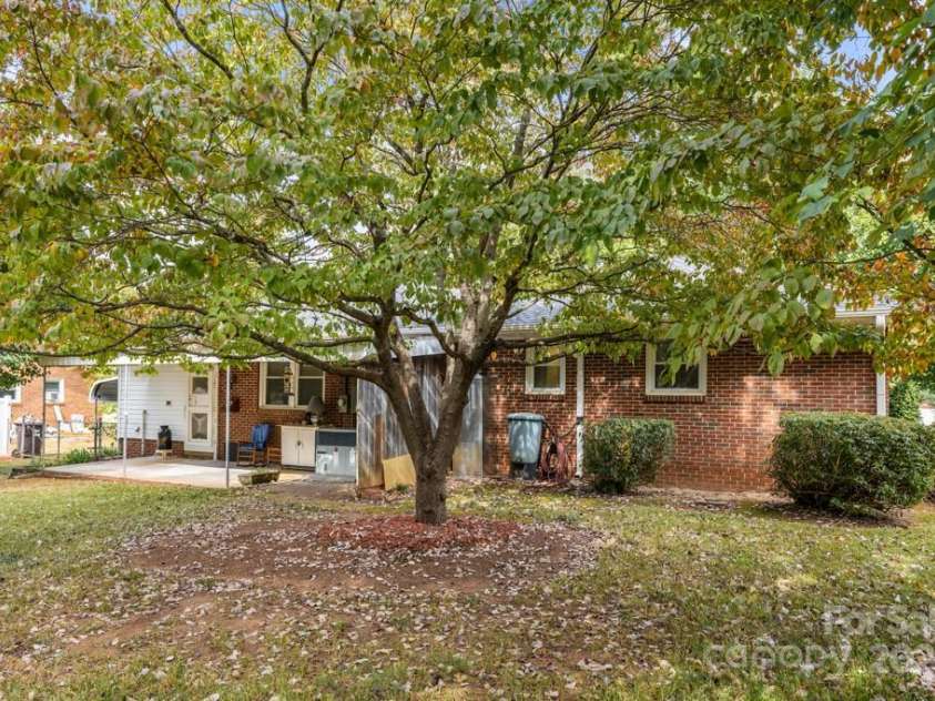 873 Kentwood Drive, Rock Hill, SC 29730.  MLS# CAR4307064, YatesRealty ID 6174. 