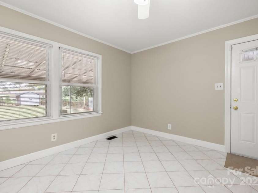 873 Kentwood Drive, Rock Hill, SC 29730.  MLS# CAR4307064, YatesRealty ID 6174. 