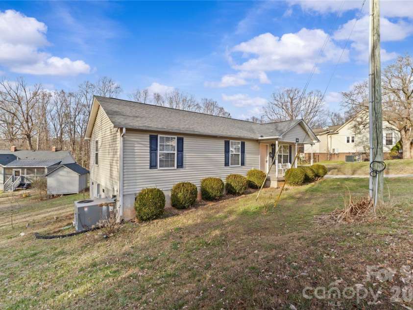 406 Calhoun Street, Fort Mill, SC 29715.  MLS# CAR4338595, YatesRealty ID 6175. 