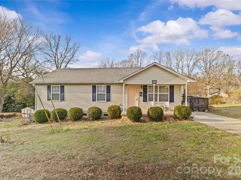 406 Calhoun Street, Fort Mill, SC 29715.  MLS# CAR4338595, YatesRealty ID 6175. 