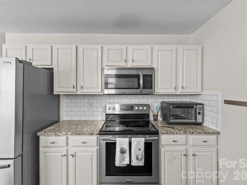 406 Calhoun Street, Fort Mill, SC 29715.  MLS# CAR4338595, YatesRealty ID 6175. 